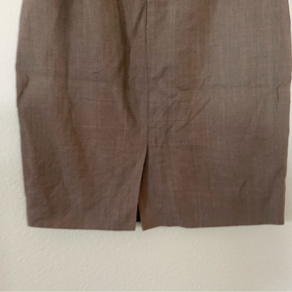 J crew brown skirt with small slit on back lined size 2 - Picture 5 of 9